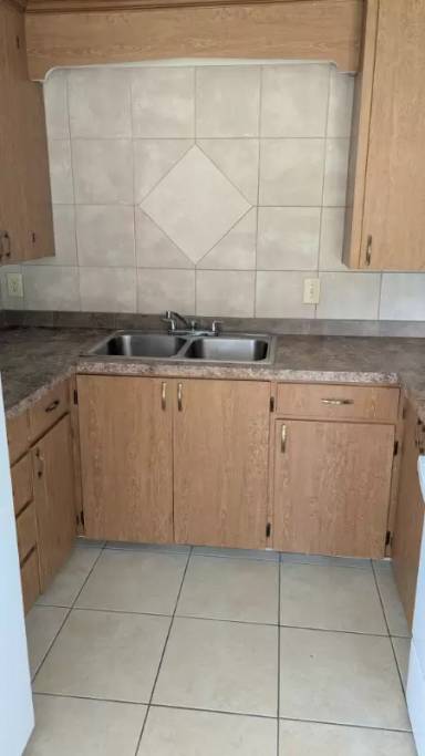 Main picture of 2309 S Mills Ave