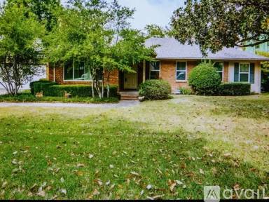 Main picture of 5930 Del Roy Dr
