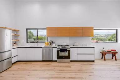 Main picture of 5237 Irvington Pl