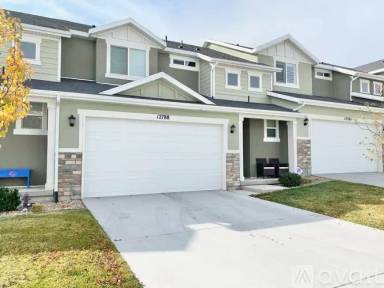 Main picture of Silver Crest East Townhomes