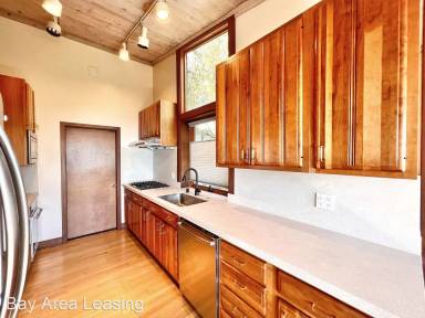 Main picture of 30 Arcade Ave