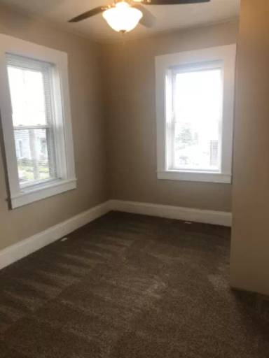 Main picture of 204 N 4th St