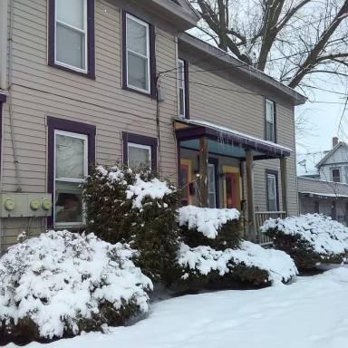 Main picture of 200 Park St