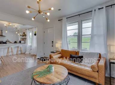 Main picture of 1126 N Highway 25