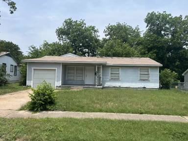 Main picture of 2005 White Ave