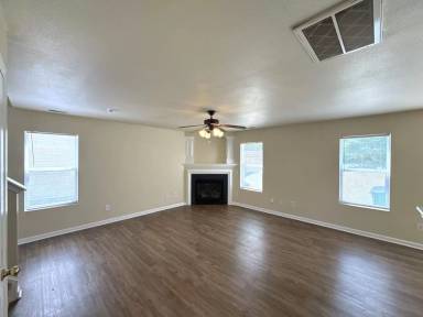 Main picture of 6831 Sunman Rd