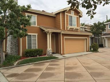 Main picture of 405 Middlebury Ct