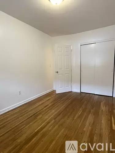 Main picture of 2245 Bruckner Blvd