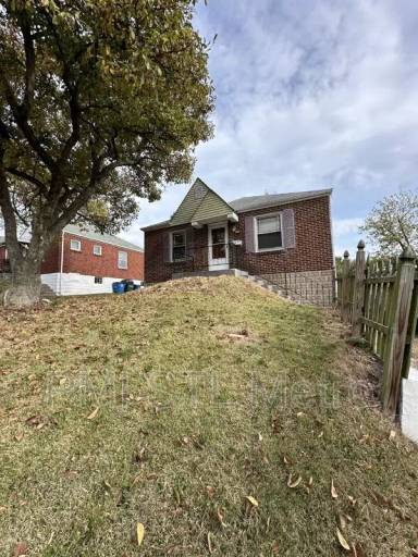 Main picture of 5312 Fletcher St