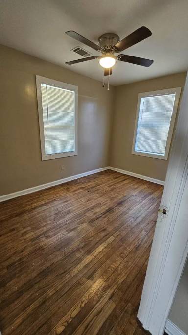 Main picture of 2714 Royal St