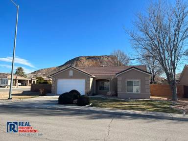 Main picture of 1039 S Shinob Kibe Dr