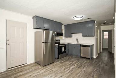 Main picture of 2624 Thornhill Rd NW