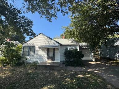 Main picture of 1239 S Kansas Ave