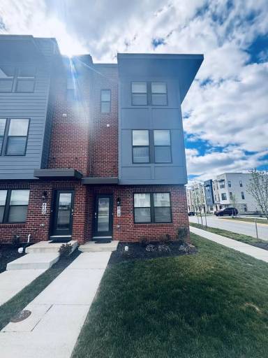 Main picture of 818 Bond St