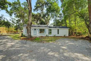 Main picture of 106 Holcomb St