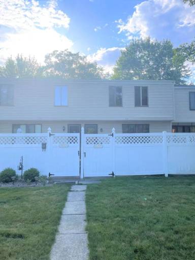 Main picture of 1414 Maplecrest Dr