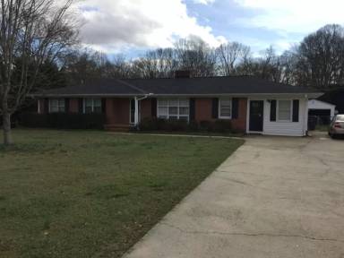 Main picture of 106 Benjamin Ave