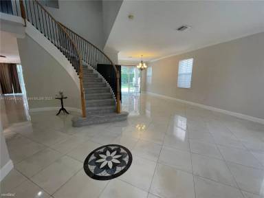 Main picture of 16331 SW 49th Ct