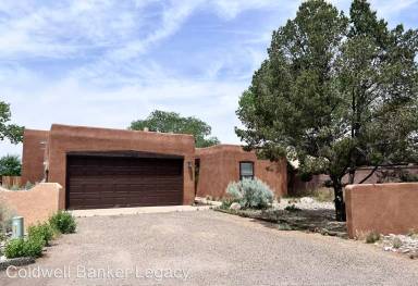 Main picture of 2723 Tramway Cir NE