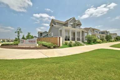 Main picture of 8104 Ausblick Ave