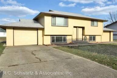 Main picture of 10513 E Augusta Ave