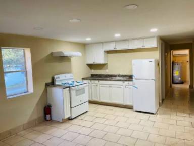 Main picture of 404 E 47th St