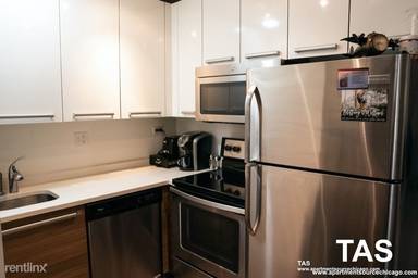 Main picture of 925 W Carmen Ave