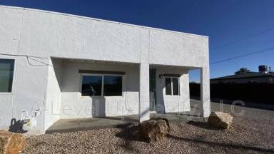 Main picture of 5737 S Southland Blvd