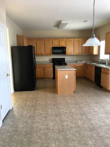 Main picture of 100 Carlisle St