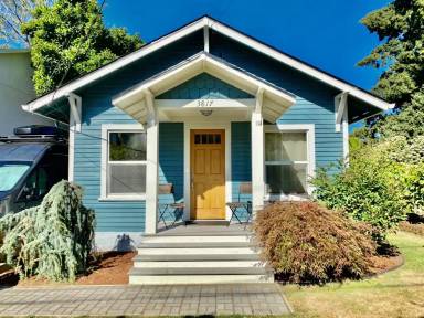 Main picture of 3817 SE 41st Ave