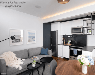 Main picture of 1070 Broadway