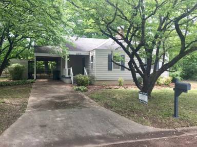 Main picture of 2104 Sycamore St SW