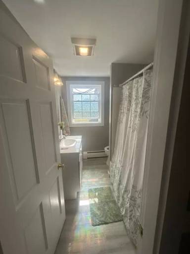 Main picture of 422 Main St