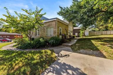 Main picture of 306 E Main St