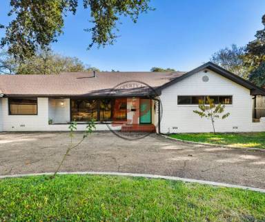 Main picture of 2309 Wooded Acres Dr