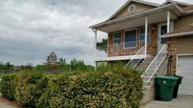 Main picture of 940 W Red Oaks Dr