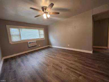 Main picture of 392 Hickory St