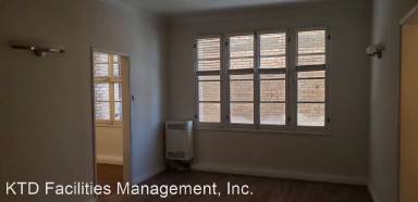 Main picture of 1109 S Lake St