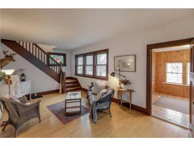 Main picture of 215 Chippewa St