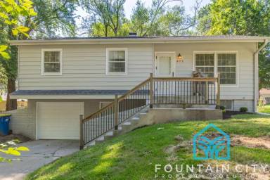 Main picture of 405 Hooke St
