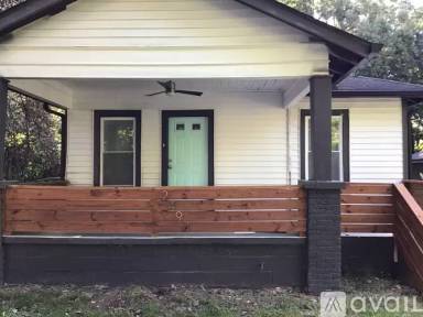 Main picture of 2494 Lester St