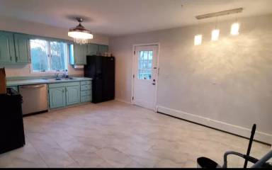 Main picture of 717 Squires Ave