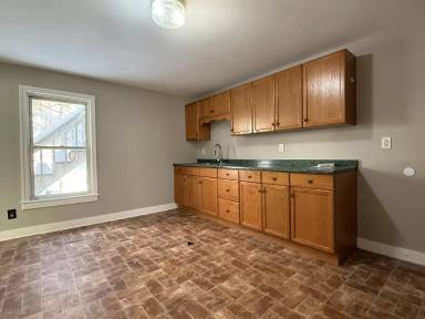 Main picture of 30 River St