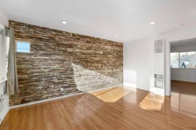 Main picture of 521 Sinclair St