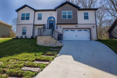 Main picture of 1008 Racker Dr