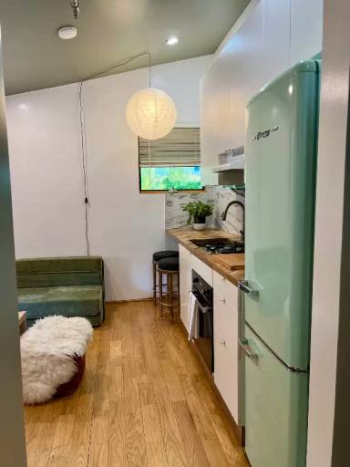 Main picture of 11707 Rockaway Beach Blvd