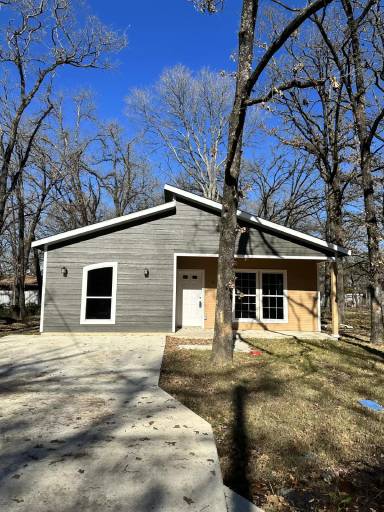 Main picture of 118 Red Bird Ln