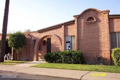 Main picture of 3021 N 32nd St