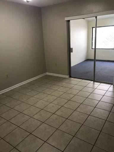 Main picture of 1061 South Blvd