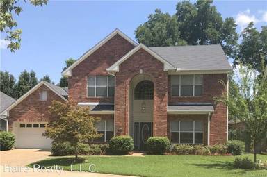 Main picture of 130 Maximilian Ln